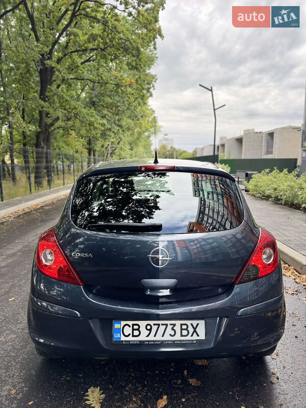Хэтчбек Opel Corsa 2010 в Чернигове