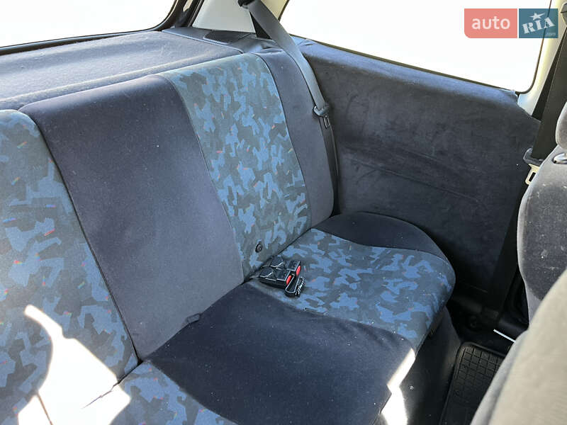 Хэтчбек Opel Corsa 2000 в Луцке