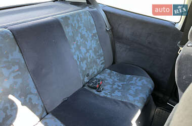 Хетчбек Opel Corsa 2000 в 