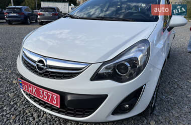Хетчбек Opel Corsa 2013 в Чернівцях