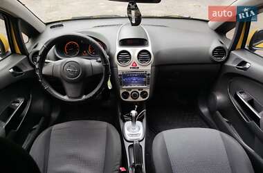 Хэтчбек Opel Corsa 2008 в 