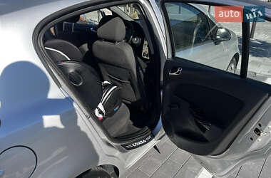 Хэтчбек Opel Corsa 2009 в 