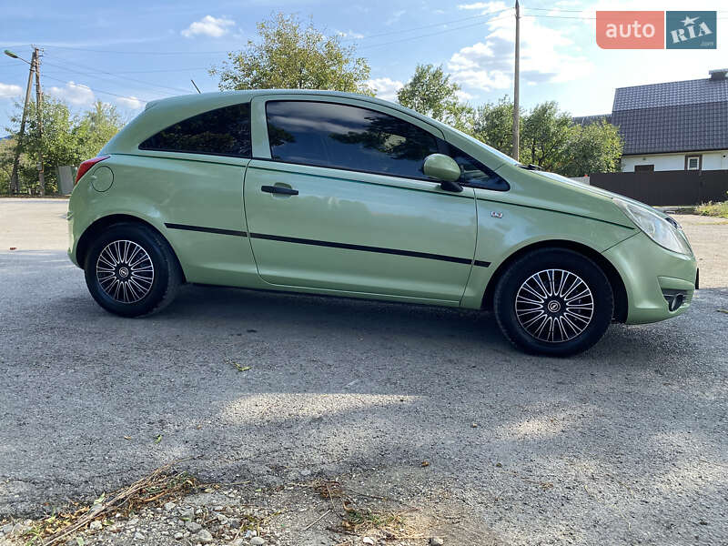 Хэтчбек Opel Corsa 2009 в Каменец-Подольском