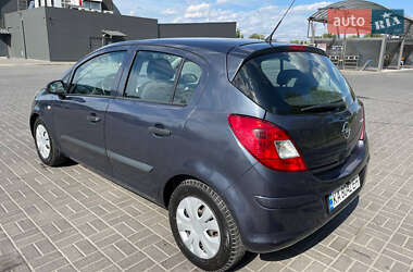 Хэтчбек Opel Corsa 2007 в 