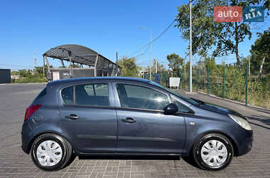 Хэтчбек Opel Corsa 2007 в 