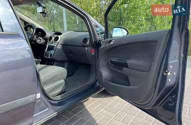 Хэтчбек Opel Corsa 2007 в 