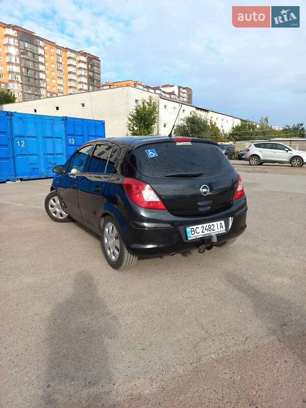 Хэтчбек Opel Corsa 2012 в Львове