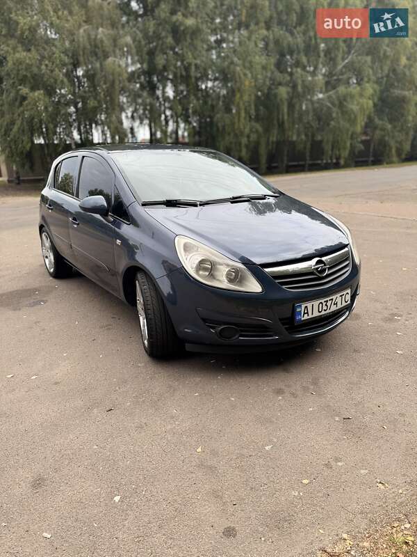 Хэтчбек Opel Corsa 2009 в Бобровице