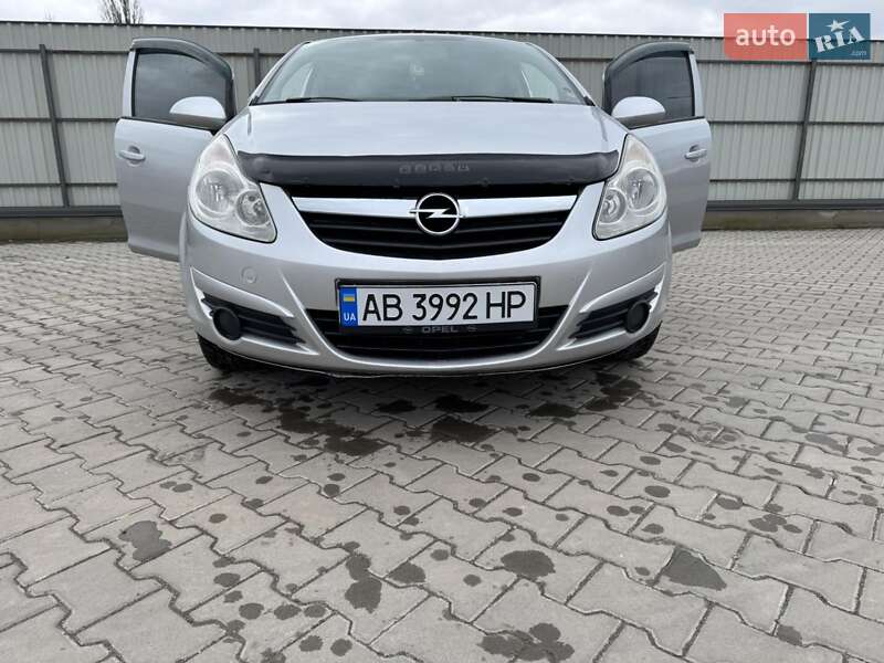 Хэтчбек Opel Corsa 2010 в Виннице