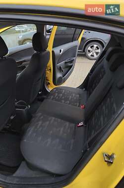 Хэтчбек Opel Corsa 2013 в 