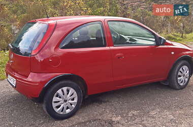 Хэтчбек Opel Corsa 2005 в 