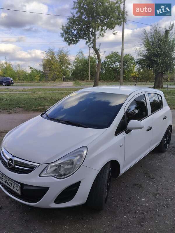 Хэтчбек Opel Corsa 2012 в Кривом Роге