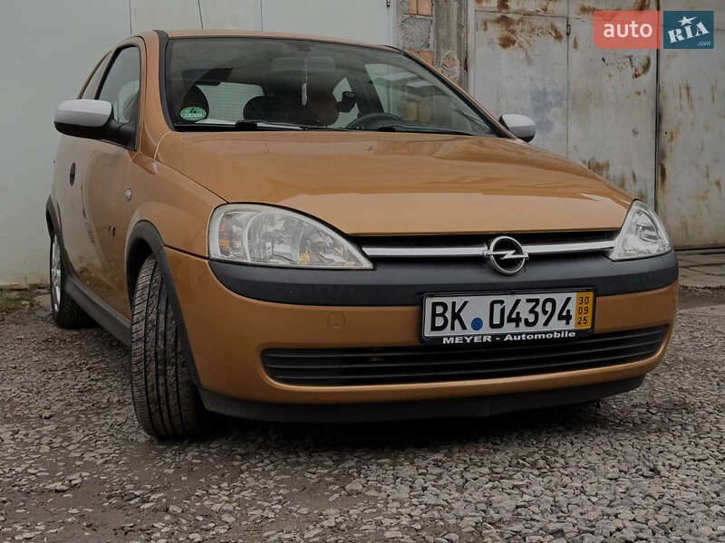 Хэтчбек Opel Corsa 2003 в Дрогобыче