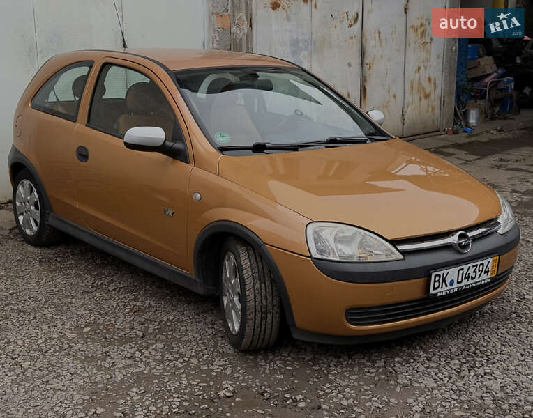 Хэтчбек Opel Corsa 2003 в Дрогобыче