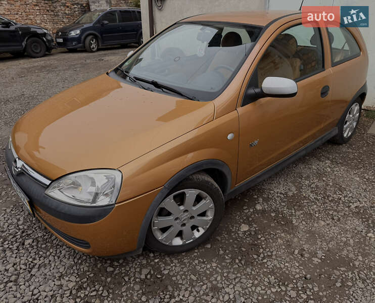 Хэтчбек Opel Corsa 2003 в Дрогобыче