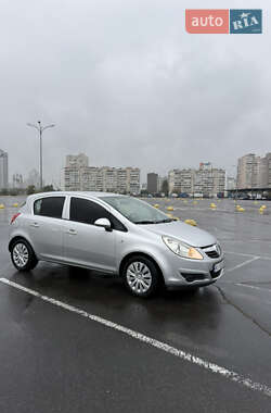 Хэтчбек Opel Corsa 2008 в 