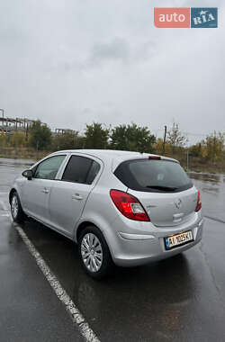 Хэтчбек Opel Corsa 2008 в 
