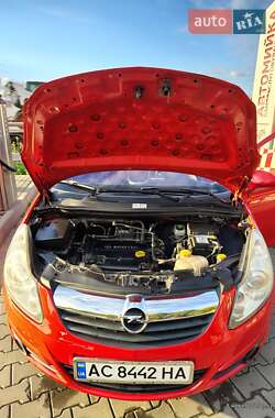Хэтчбек Opel Corsa 2008 в 