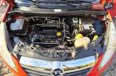Хэтчбек Opel Corsa 2008 в 