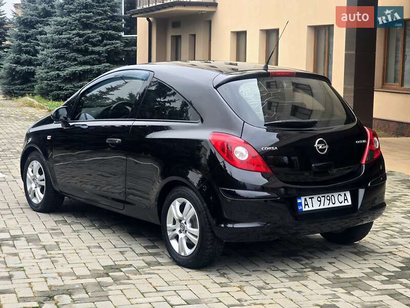 Хэтчбек Opel Corsa 2012 в Харькове