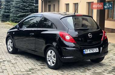 Хэтчбек Opel Corsa 2012 в 