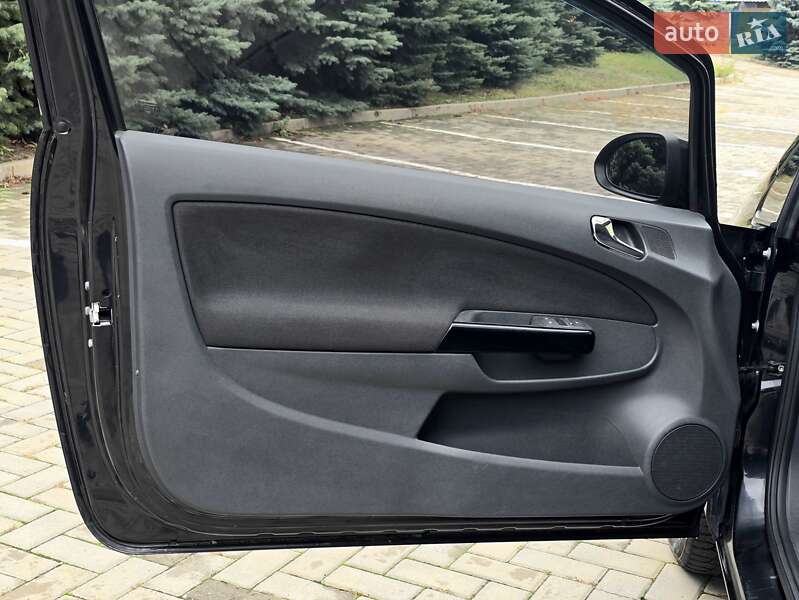 Хэтчбек Opel Corsa 2012 в Харькове