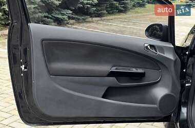Хэтчбек Opel Corsa 2012 в 