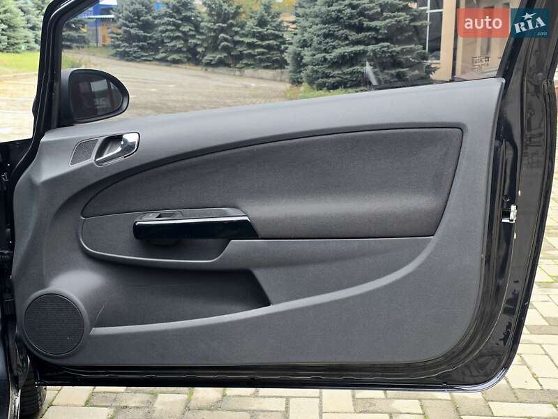 Хэтчбек Opel Corsa 2012 в Харькове