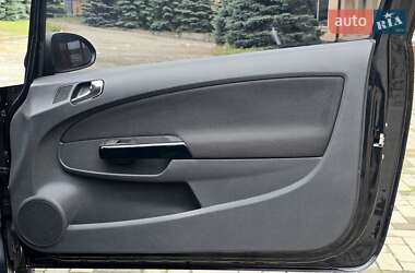 Хэтчбек Opel Corsa 2012 в 