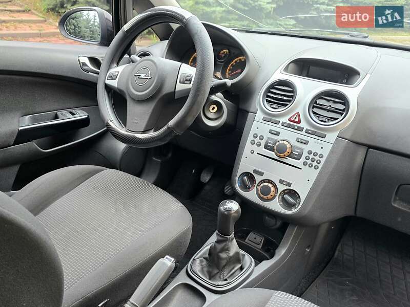 Хэтчбек Opel Corsa 2012 в Харькове