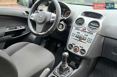 Хэтчбек Opel Corsa 2012 в 