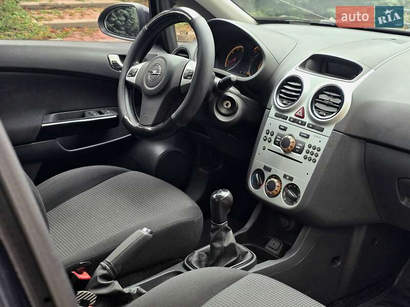 Хэтчбек Opel Corsa 2012 в Харькове