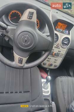 Хэтчбек Opel Corsa 2007 в 