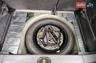 Хэтчбек Opel Corsa 2010 в 