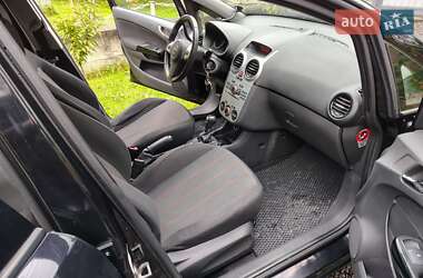 Хэтчбек Opel Corsa 2010 в 