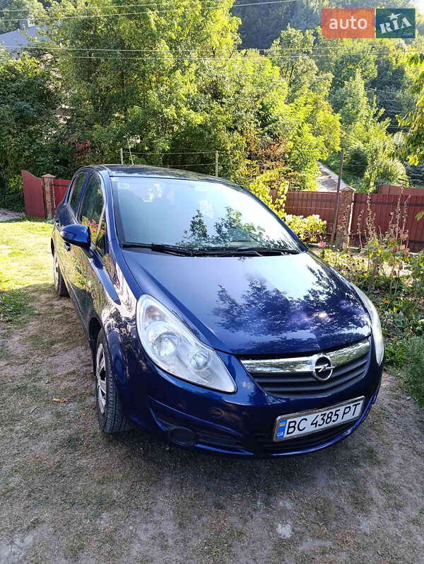 Хэтчбек Opel Corsa 2007 в 