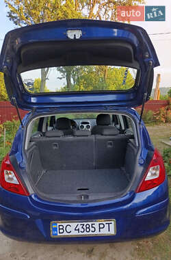 Хэтчбек Opel Corsa 2007 в 