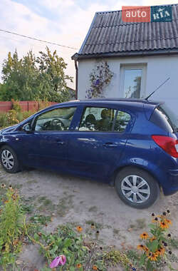 Хэтчбек Opel Corsa 2007 в 