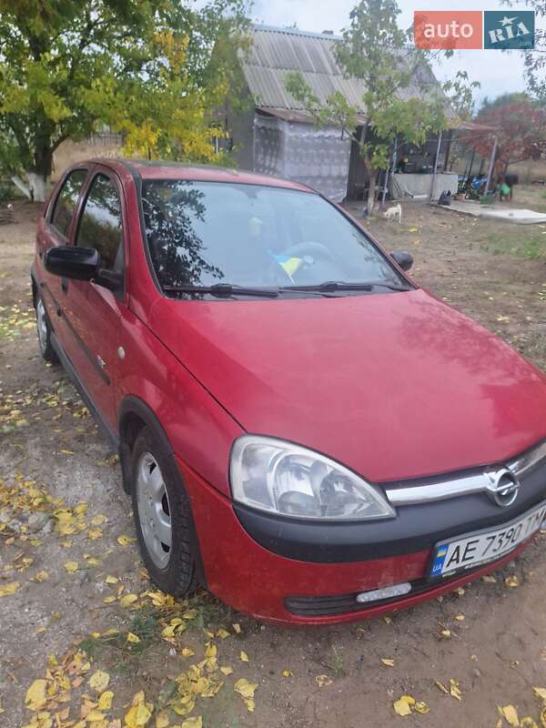 Хэтчбек Opel Corsa 2003 в 