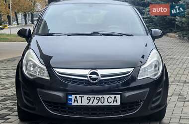 Хетчбек Opel Corsa 2012 в 