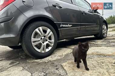 Хэтчбек Opel Corsa 2011 в 