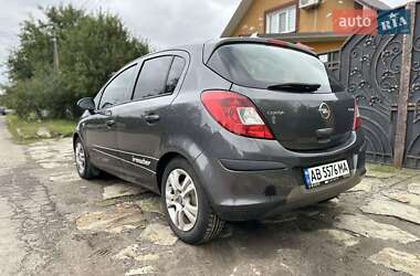 Хэтчбек Opel Corsa 2011 в 