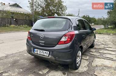 Хэтчбек Opel Corsa 2011 в 