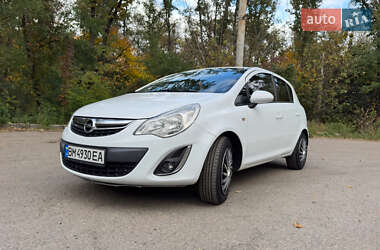 Хэтчбек Opel Corsa 2012 в Киеве