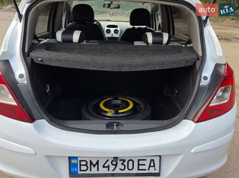Хэтчбек Opel Corsa 2012 в Киеве