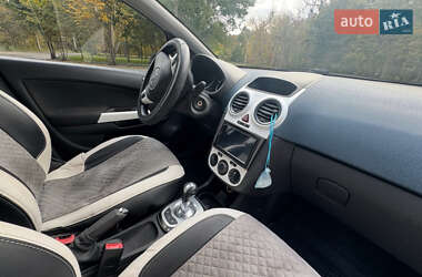 Хэтчбек Opel Corsa 2012 в 