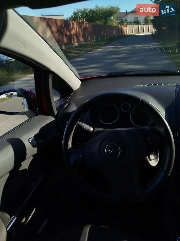 Хэтчбек Opel Corsa 2014 в Белогородке