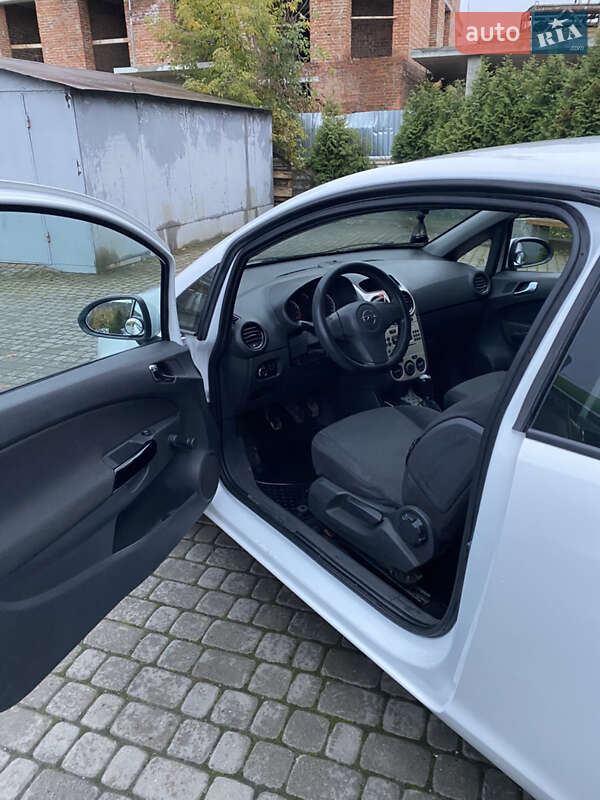 Хэтчбек Opel Corsa 2010 в Ивано-Франковске фото 5 Хэтчбек Opel Corsa 2010 в Ивано-Франковске