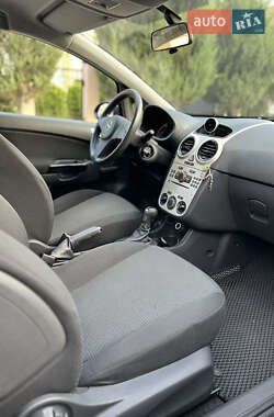Хэтчбек Opel Corsa 2009 в 