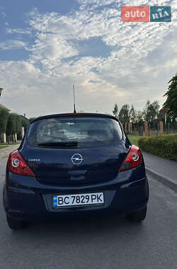 Хэтчбек Opel Corsa 2009 в 